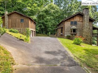 498 Jake Blackburn Rd, Lansing, NC 28643