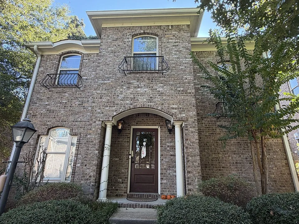 124 Falls Grove Dr