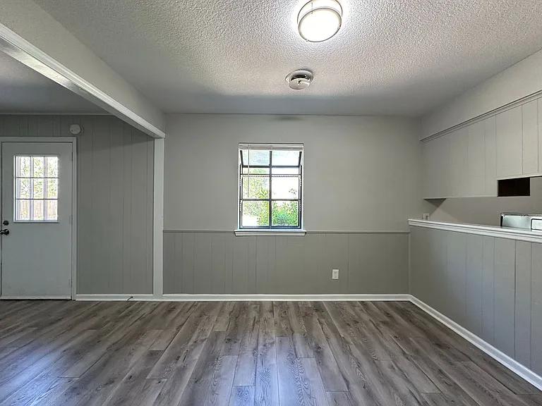 5809 Enid St — Photo 9