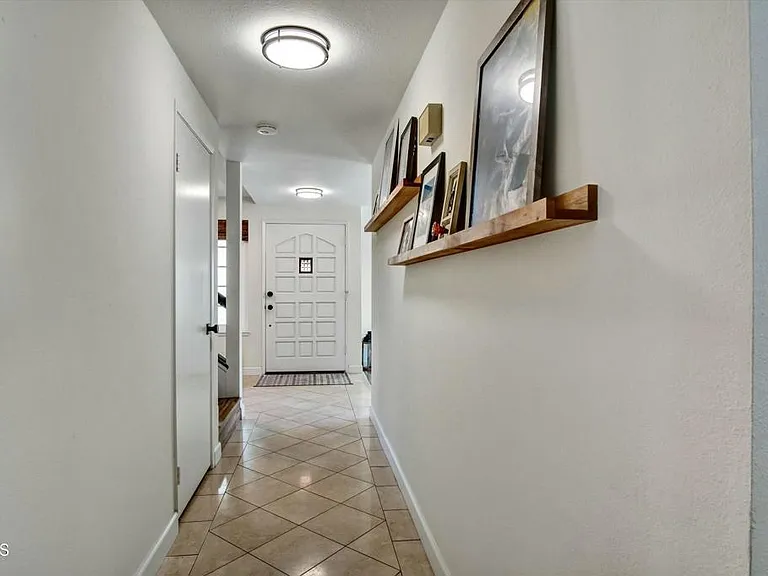 508 Village Rd — Photo 8