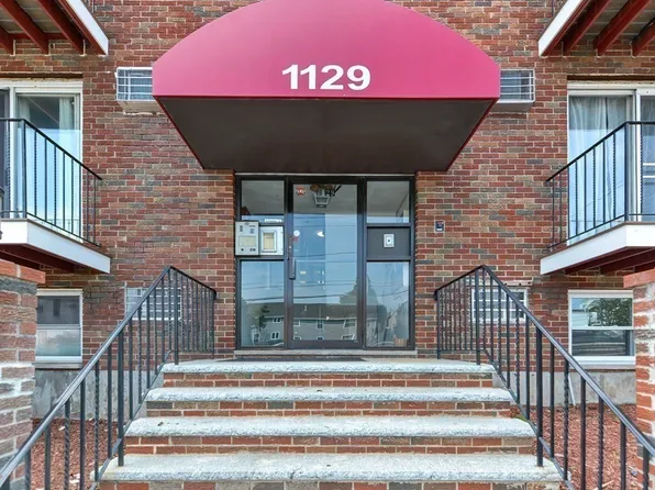 1129 N Shore Rd APT 2A, Revere, MA 02151