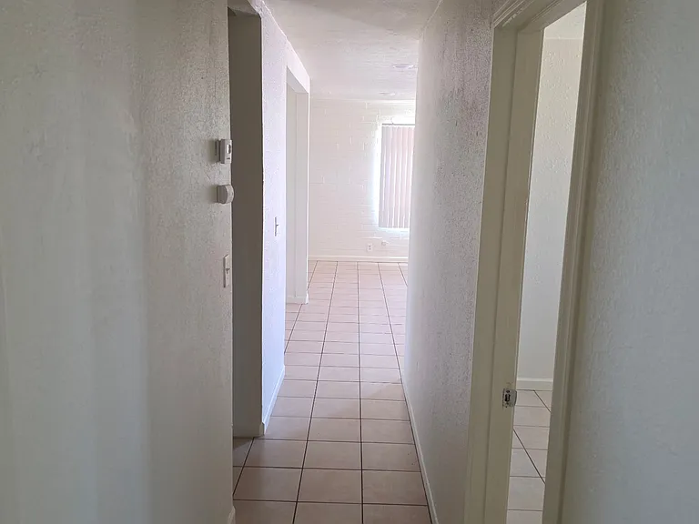 2433 E Cameron Vis — Photo 6