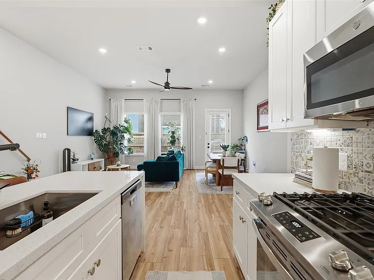 5825 Francis Oak Pl — Photo 9