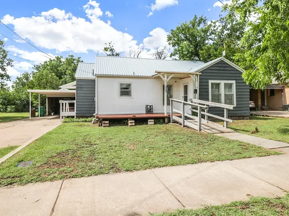 605 W Walnut St, Coleman, TX 76834