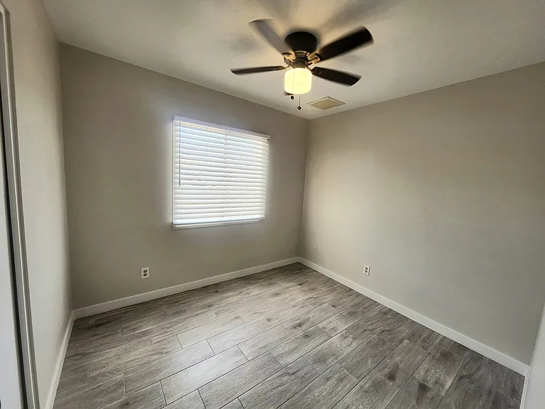 3136 W Port Au Prince Ln — Photo 12