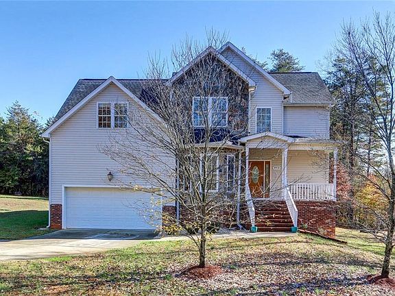 3rd image of 3912 Lloyds Ct