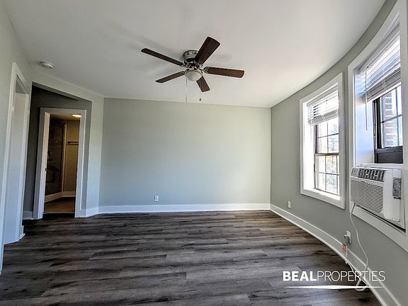 3rd image of 725 Saint Johns Ave #18
