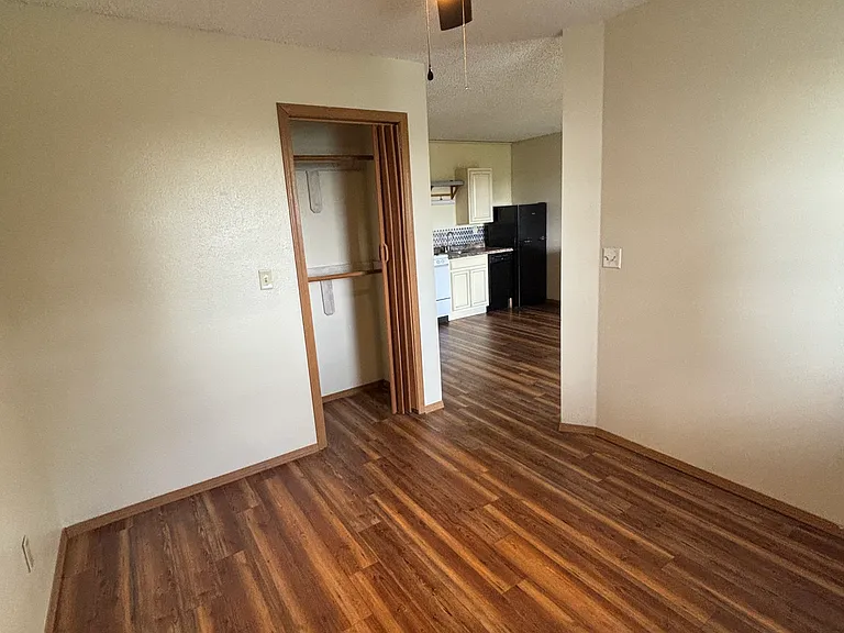 733 W Cardinal Dr #A — Photo 4