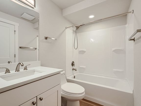 2nd image of 475 E North Bend Way #2B-1Ba-875Sqft