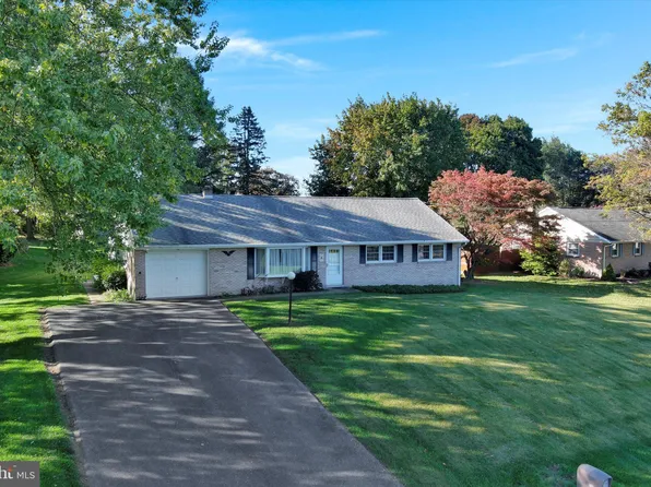 26 Snyder Hill Rd, Lititz, PA 17543