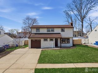 11 Lincroft Ave, Old Bridge, NJ 08857