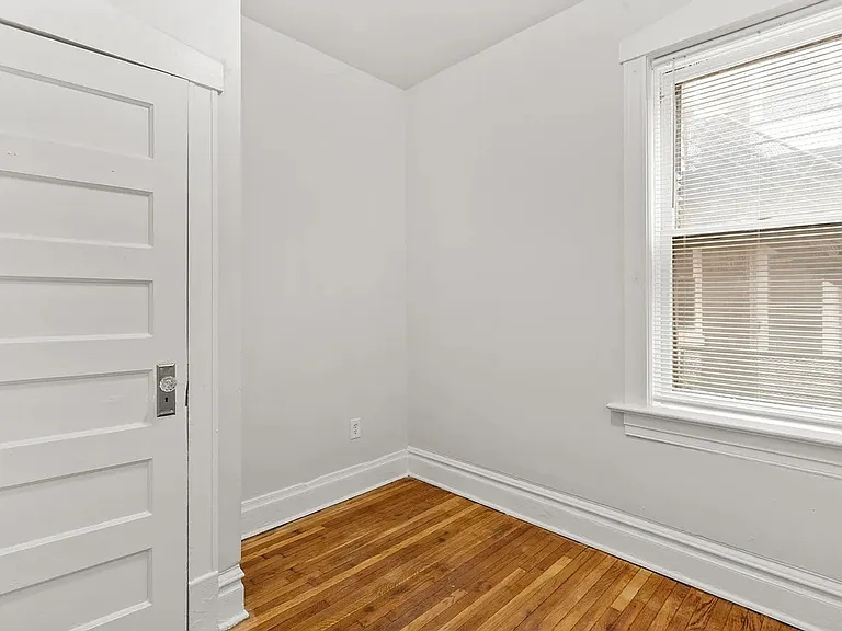 3176 Gustine Ave — Photo 13