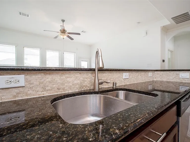 6731 Trinity Trail Ln — Photo 14