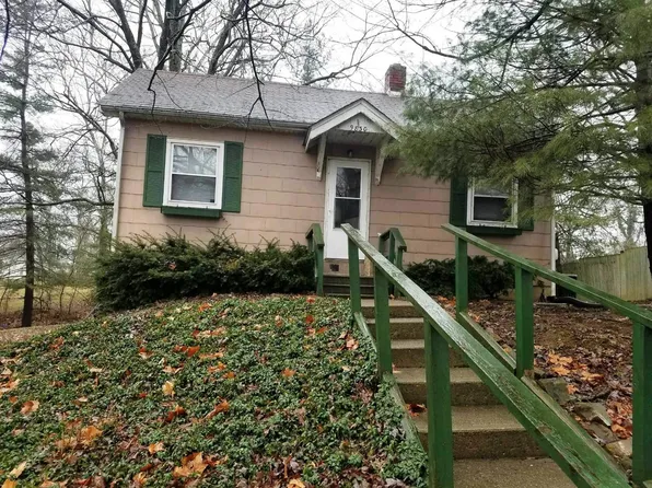9830 Front St, Dillsboro, IN 47018