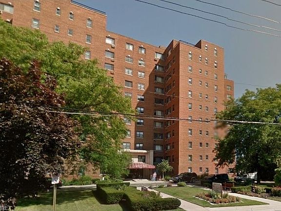 3rd image of 11720 Edgewater Dr APT 901