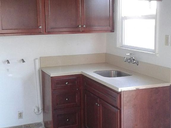 5th image of 1655 E 56th St