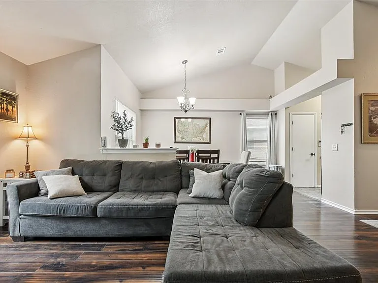 3308 Ross Cv — Photo 7