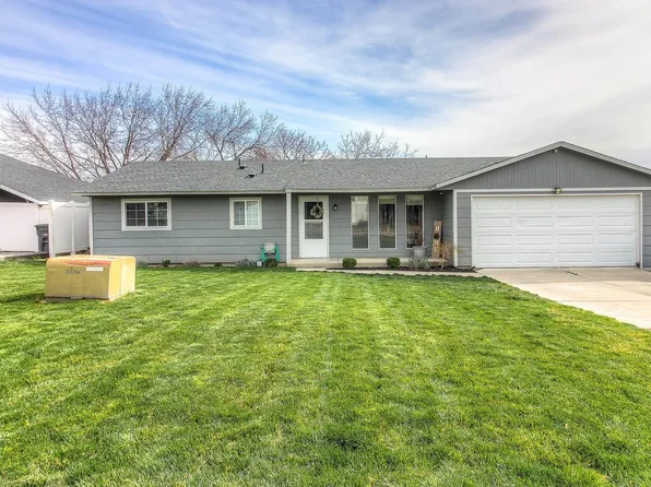 213 S 76th Ave, Yakima, WA 98908