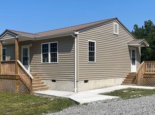 526 Edmonds Ln, Blackstone, VA 23824