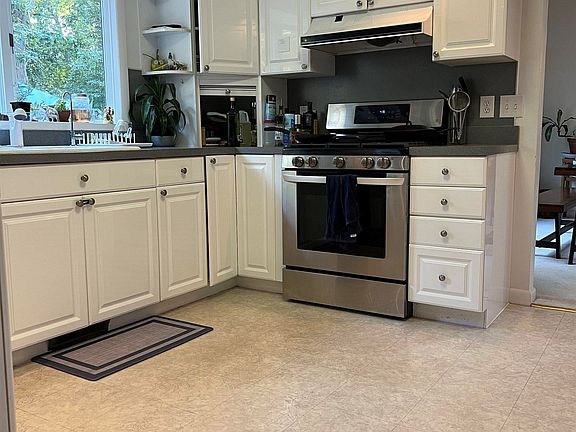 3rd image of 881 Morningside Dr