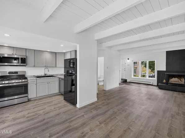 2195 Chamonix Ln APT 8, Vail, CO 81657