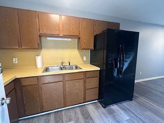 3rd image of 205-209 E Main St #207