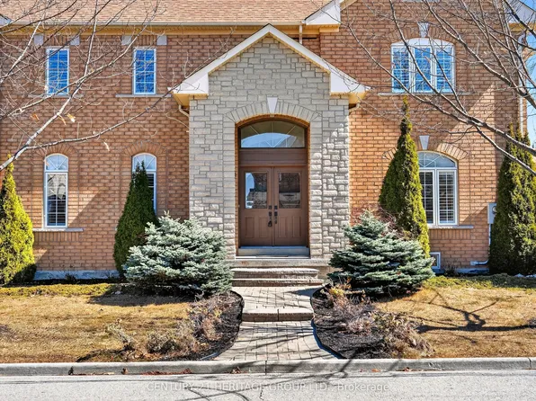 2 Adam Ernst Ct, Vaughan, ON L4H 2S5