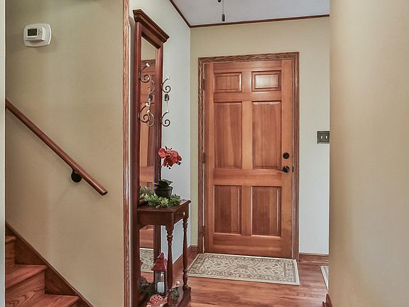 5th image of 907 Circle Dr