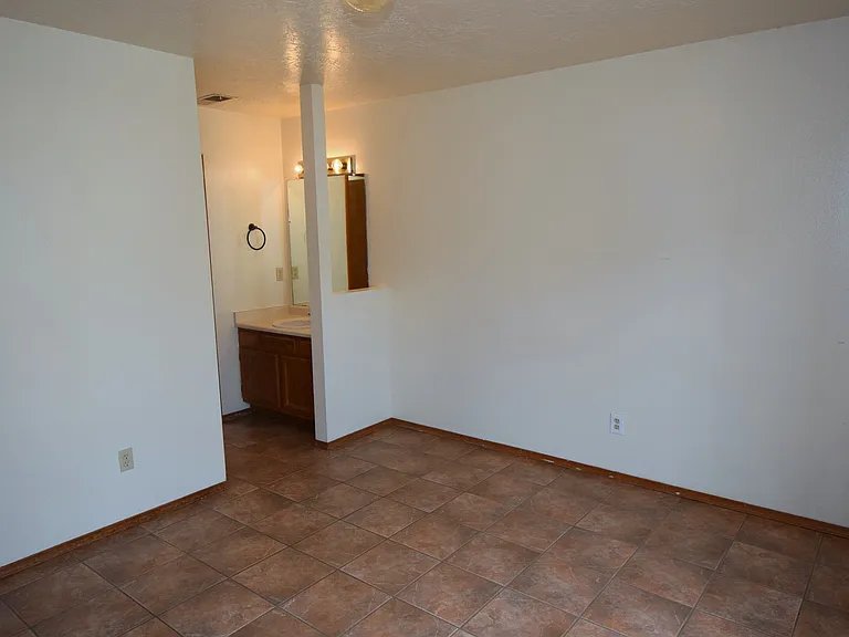 6701 Keeling St NW — Photo 12