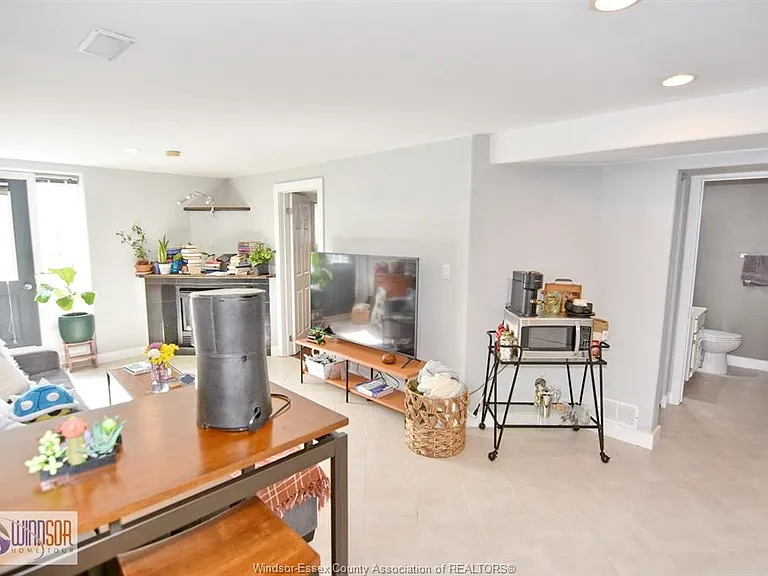 1003 Silverdale Dr #B — Photo 14