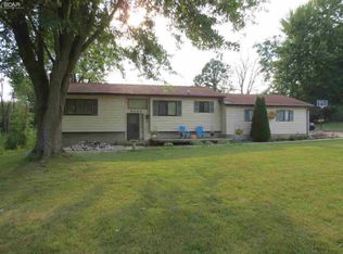 8406 Fenton Rd, Grand Blanc, MI 48439