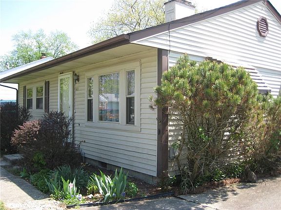 4th image of 403 E Mechanic St