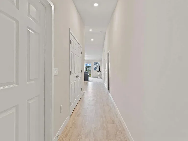 9213 Earlmont Dr — Photo 3