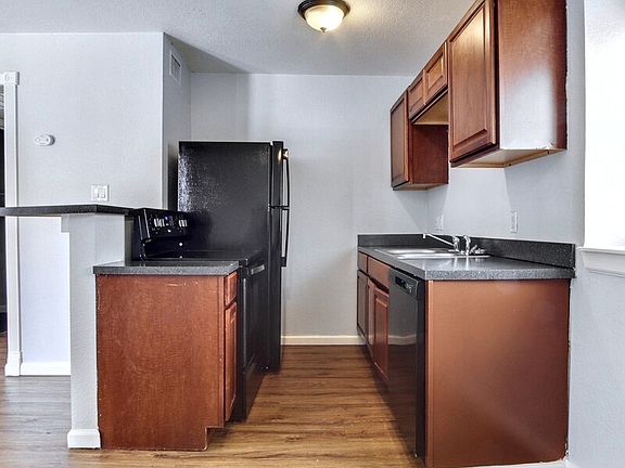 2nd image of 1108 E Tucker St #212
