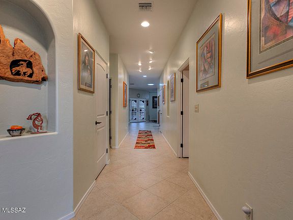 2nd image of 2312 N Vuelta Entera