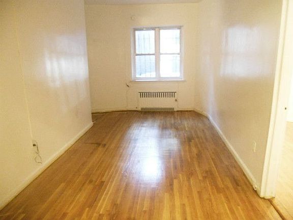 2nd image of 315 W 91st St APT 1A