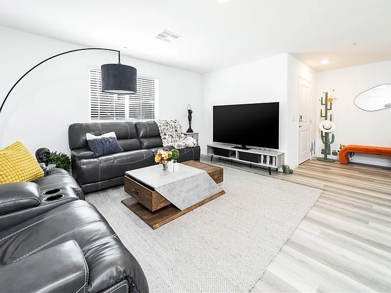 2849 Desert Mosaic Ln #5 — Photo 3