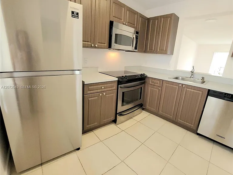8620 N Sherman Cir #306 — Photo 5