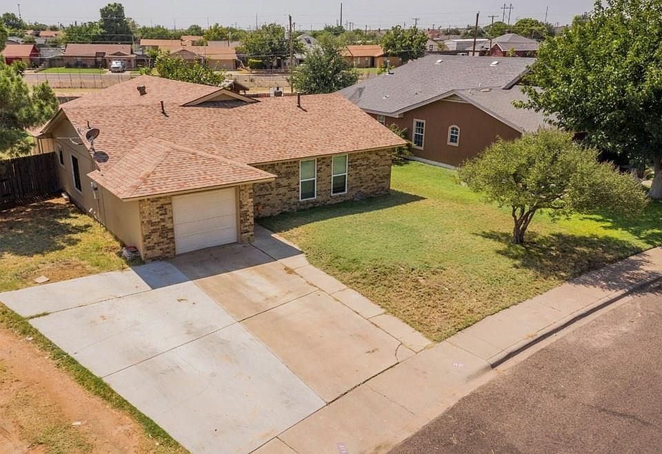 1st image of 1911 Hollywood Dr