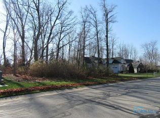 3662 Deer Creek Dr, Maumee, OH 43537