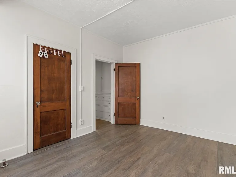 1816 W Callender Ave — Photo 15