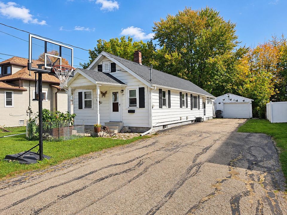 1st image of 127 Plummer Ave