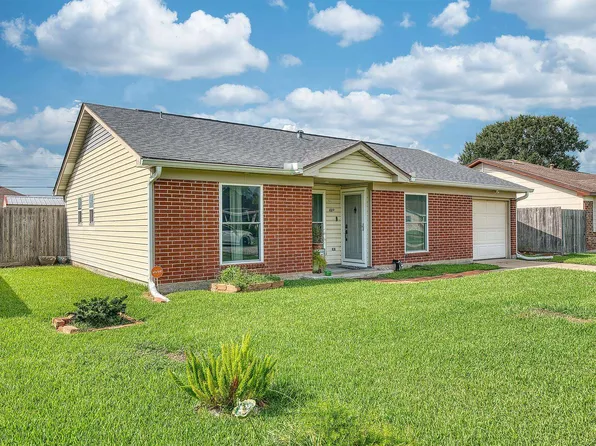 1220 Orange Ave, Nederland, TX 77627