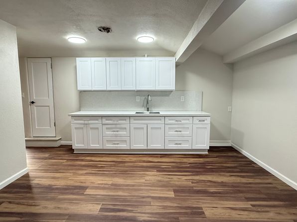 4400 N Lakewood Blvd #1/2