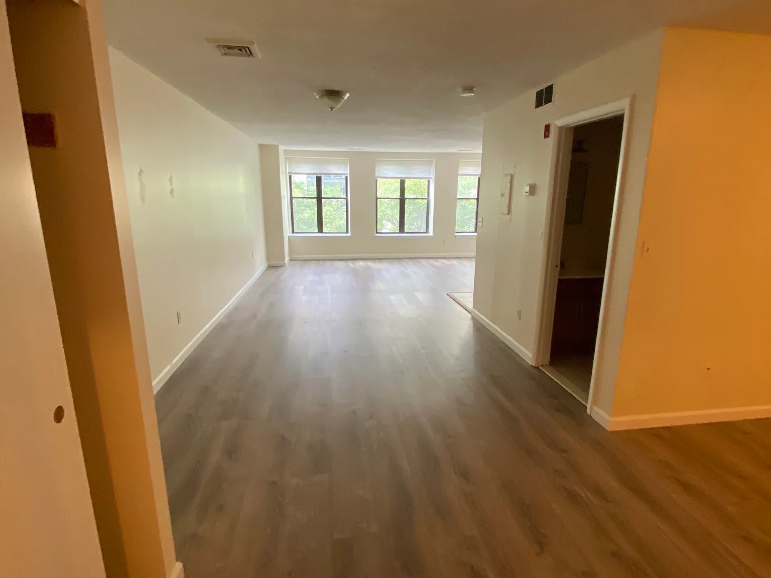 Studio, 500 sqft, $2,600 — Photo 2