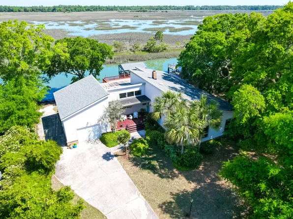 1586 Oak Island Dr, Charleston, SC 29412