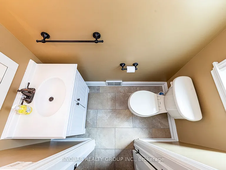 42 Norgrove Cres — Photo 11
