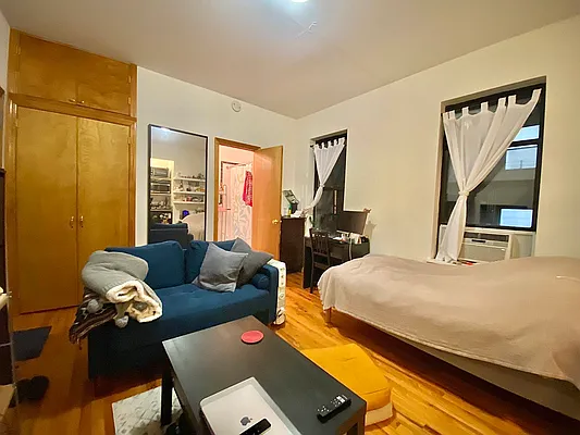 Rented by Oxford Property Group | media 3