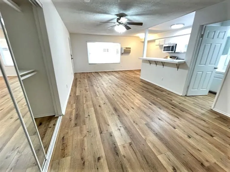 5708 Tujunga Ave — Photo 12