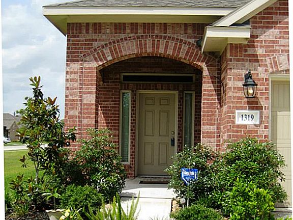 3rd image of 1319 Ainsley Way